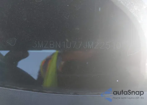 2018 Mazda Mazda3 Sport z USA, uszkodzony, nr VIN 3MZBN1U77JM225101